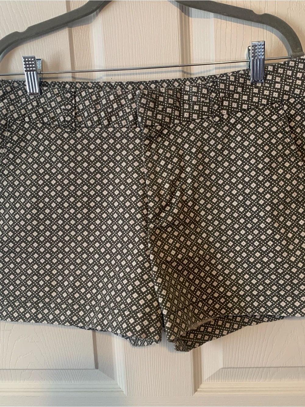 KHAKIS by Gap shorts 10